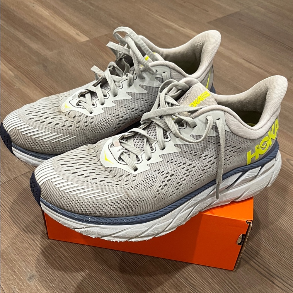Hoka Light Clifton 7| Gray and Yellow Athletic Shoes